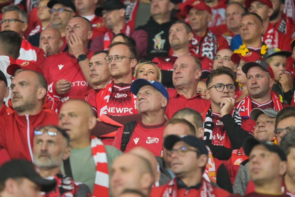 Kibice Widzewa Łódź z Pogonią Szczecin. Byłeś/aś tam? Znajdź się w galerii!