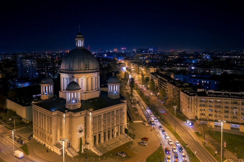 Rondo Solidarności w Łodzi nocą zachwyca! Z tej perspektywy go nie znasz