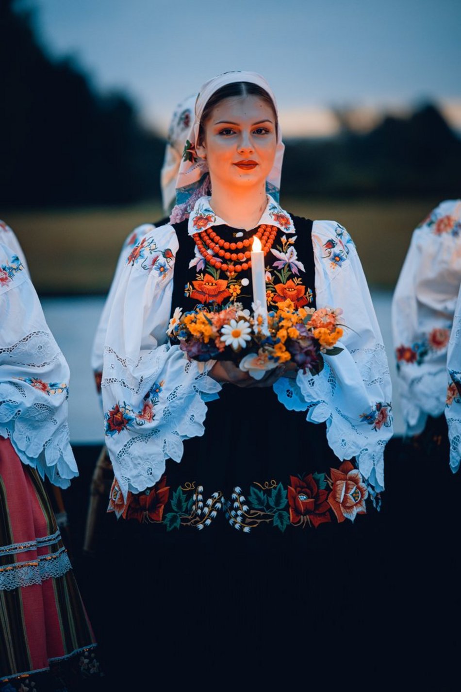 Łódź. Noc Świętojańska w Ogrodzie Botanicznym w Łodzi. Magia światła, natury i folkloru