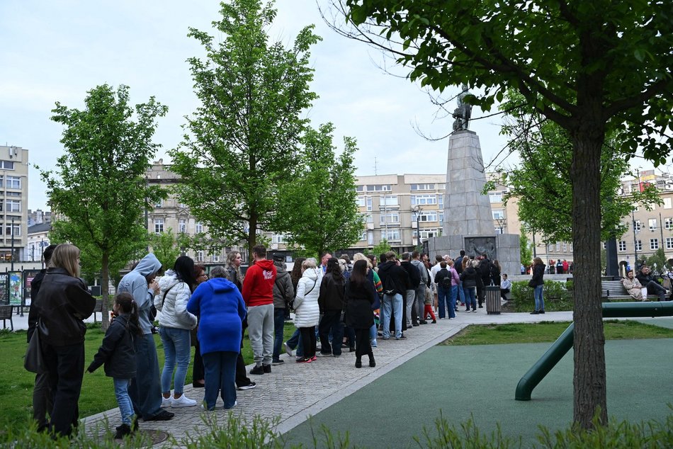 Noc Muzeów Łódź 2026. Znajdź siebie w kolejce do muzeum!