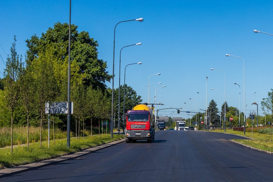 Łódź. Szybkie remonty dróg w Łodzi. Na których pięciu ulicach pojawił się nowy asfalt?