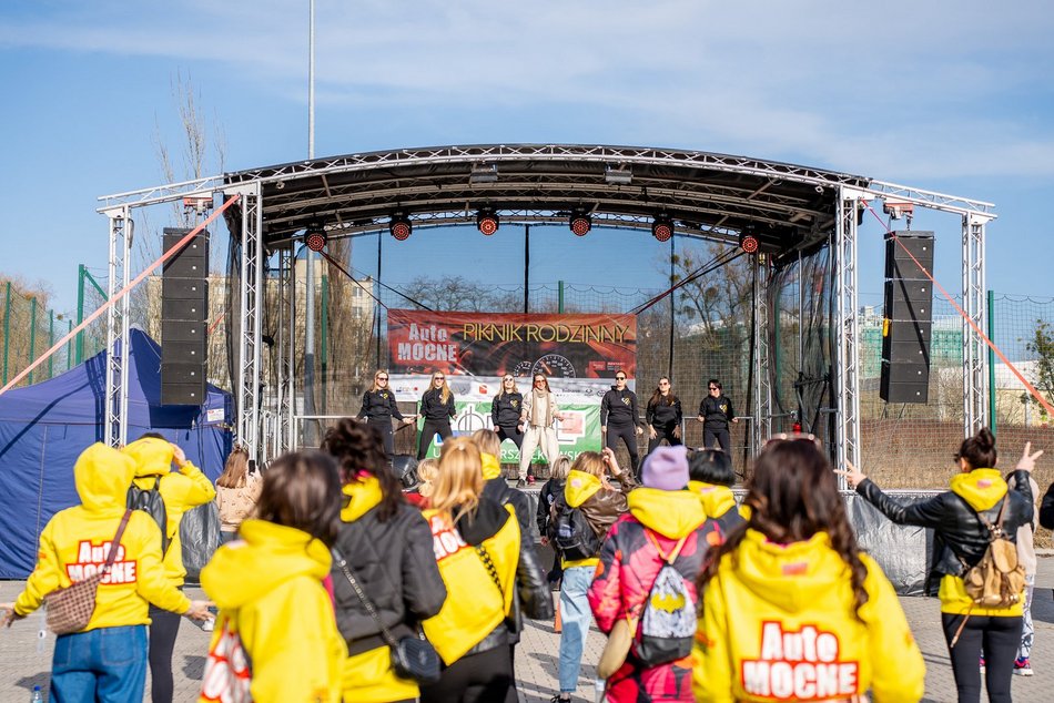 Łódź. Piknik AutoMocne przy Moto Arenie w Łodzi. Masa atrakcji dla każdego na Dzień Kobiet