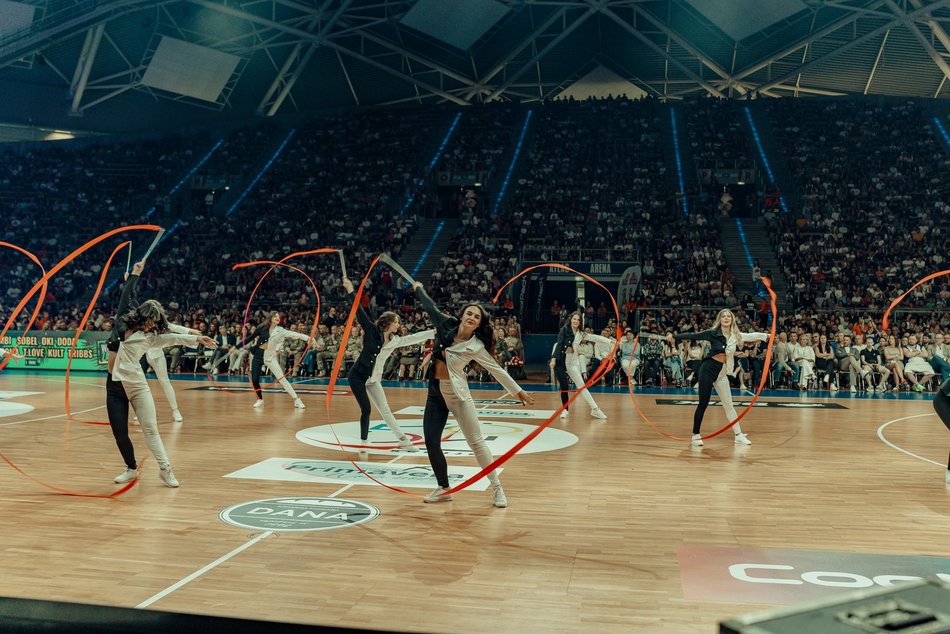 Mecz Gortat Team vs NATO w Łodzi. Czołgi, płomienie i masa sportowych emocji!