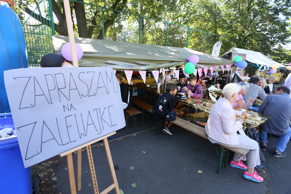 Rodzinny piknik z okazji 600. Urodzin Łodzi w Szkole Podstawowej nr 170 przy ul. Miedzianej 1/3