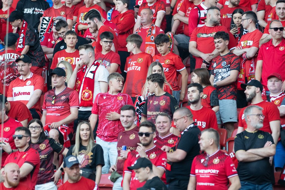Kibice na meczu Widzewa Łódź z Piastem Gliwice