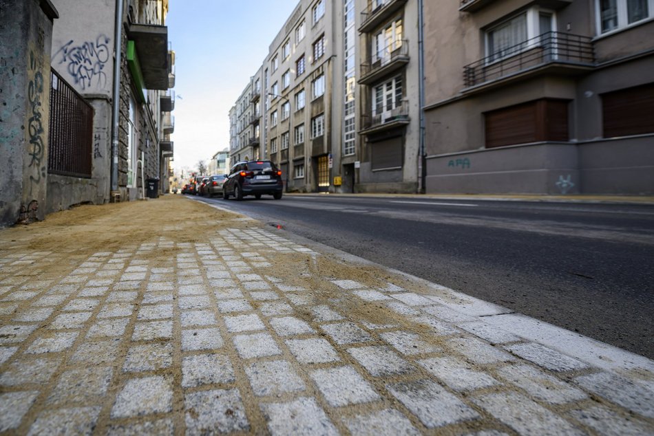 Radwańska w Łodzi otwarta dla ruchu. Nowa nawierzchnia oraz chodniki