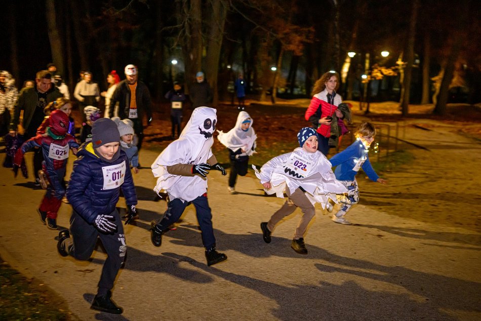 Łódź. Halloween Run w parku na Zdrowiu. Tak bawią się biegacze z Łodzi!