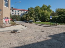 Łódź. Remont Organizacji WiN w Łodzi. Po pierwszych rozbiórkach czas na prace brukarskie