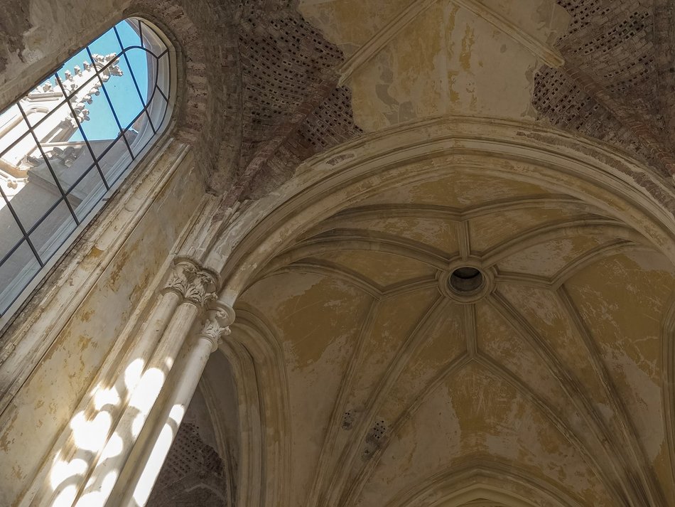 Kaplica Karola Scheiblera. Zajrzyj do wnętrza architektonicznej perły Europy!