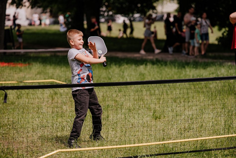 Łódź. Miejski Dzień Dziecka 2025 w Łodzi. Majka Jeżowska, dmuchańce i pokazy [ZDJĘCIA]