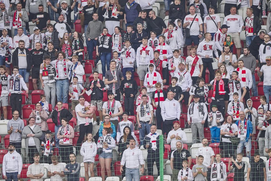 Kibice ŁKS Łódź na meczu z Radomiakiem Radom