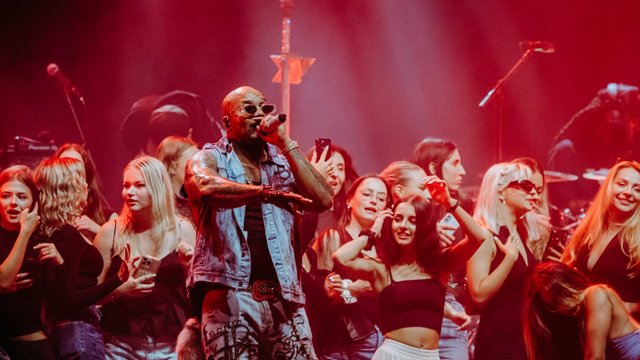 Gorący występ Flo Ridy w Atlas Arenie w Łodzi. Publiczność przeżyła show! [ZDJĘCIA]
