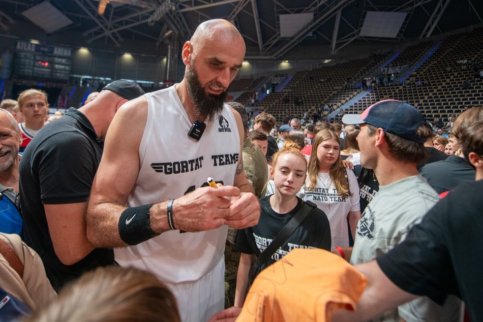 Łódź. Mecz Gortat Team vs NATO Team w Łodzi. Zagrają Bedoes 2115, Friz, Piotr Żyła, Mateusz Damięcki i inni