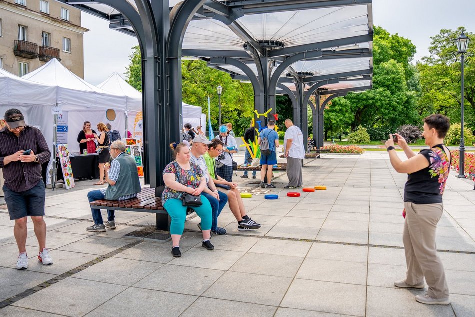 Łódź. Piknik bez barier w Łodzi. Stary Rynek tętnił życiem i pozytywną energią
