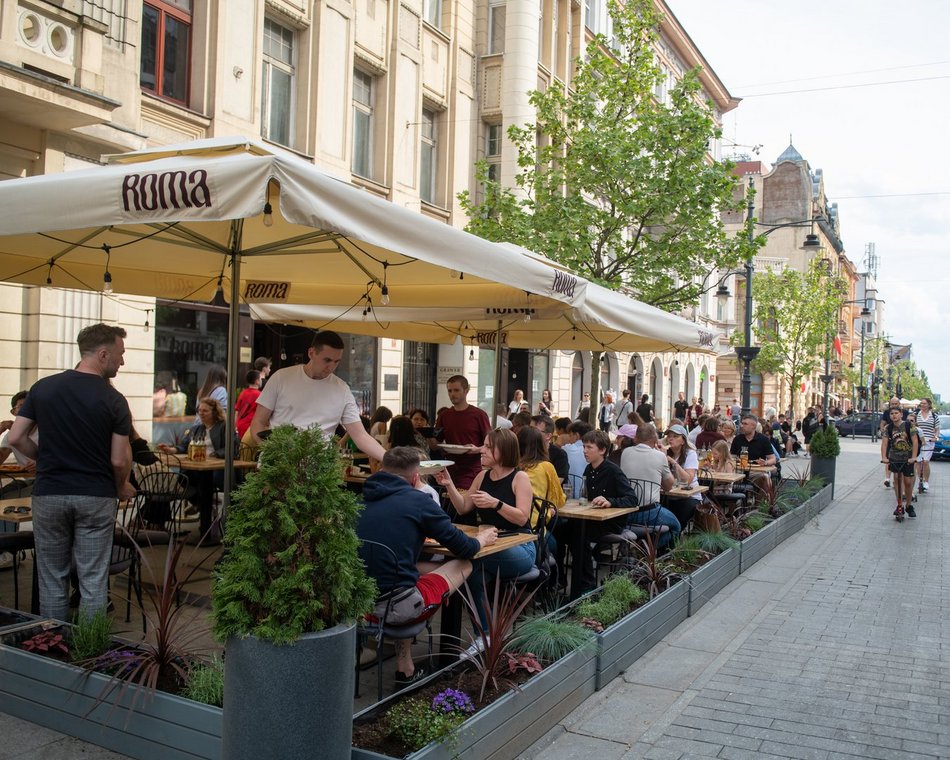 Łódź. Majówka 2025 na Piotrkowskiej w Łodzi. Tak łodzianie i turyści spędzają wolne chwile!