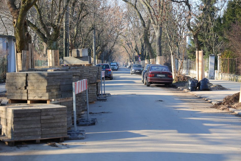 Łódź. Remont Zelwerowicza w Łodzi. Drogowcy kończą pierwszy etap prac