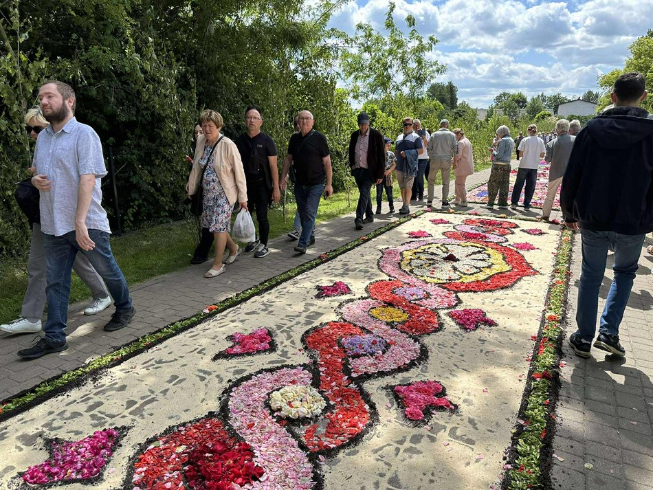 Łódź. Boże Ciało w Łódzkiem. Kwiatowe dywany w Spycimierzu