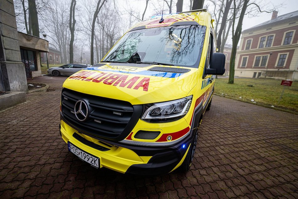Łódź. Nowa karetka dla Miejskiego Centrum Medycznego „Jonscher”