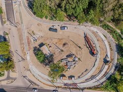 Łódź. Nowa krańcówka MPK Łódź przy Niższej w Łodzi. Widać już fundamenty i tory tramwajowe