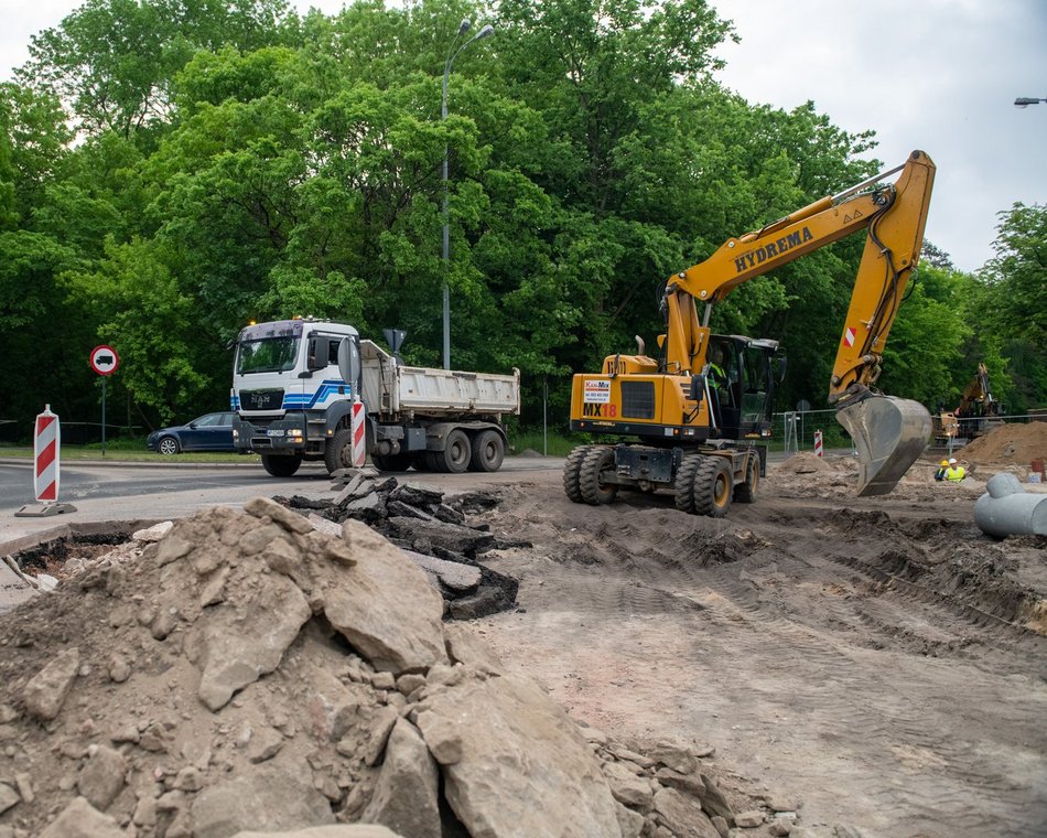 Remont ulicy Krakowskiej - plac budowy, roboty drogowe