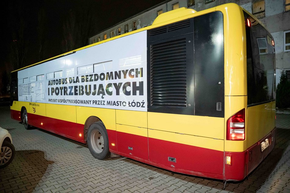 Autobus dla bezdomnych i potrzebujących