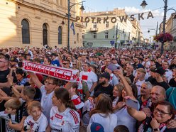 ŁKS Łódź zaprezentował skład na placu Wolności! Byłeś/aś tam? Odszukaj się w galerii