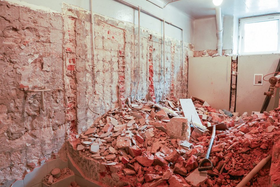 Łódź. Wakacyjne remonty szkół w Łodzi. Trwają prace w ponad 30 placówkach