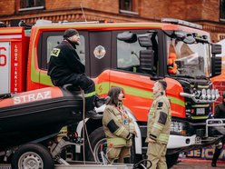 Łódź. WOŚP 2025 w Łodzi. Kultowe pojazdy zjechały do Manufaktury