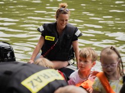 Chill na pikniku w Arturówku z okazji 602. Urodzin Łodzi. Alpaki, dmuchańce i bańki mydlane