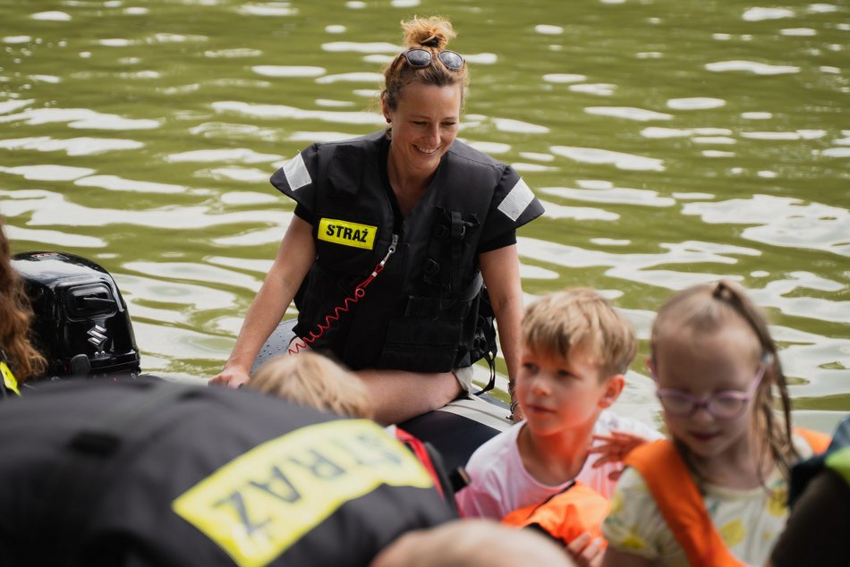 Chill na pikniku w Arturówku z okazji 602. Urodzin Łodzi. Alpaki, dmuchańce i bańki mydlane