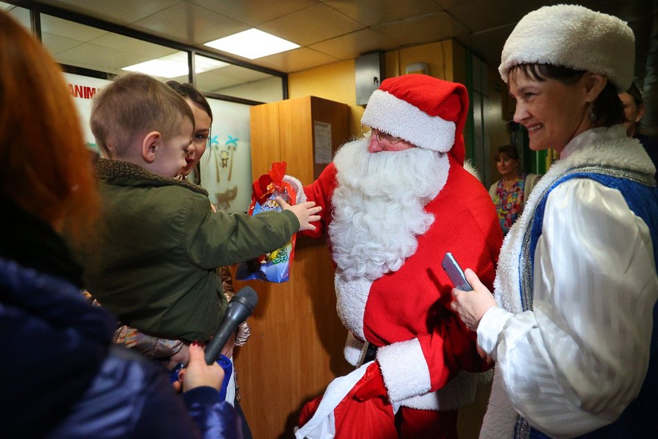 Święty Mikołaj w ICZMP w Łodzi! Niezwykła niespodzianka dla małych pacjentów