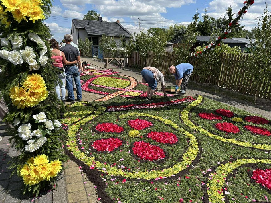 Łódź. Boże Ciało w Łódzkiem. Kwiatowe dywany w Spycimierzu