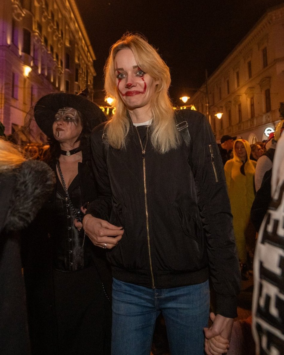 Łódź. Halloweenowa parada przeszła Piotrkowską w Łodzi. Tłumy duchów, czarownic i zombie!