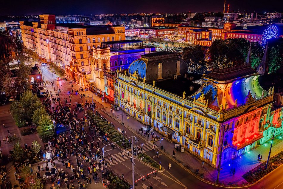 Łódź. Po prostu magia! Pałac Poznańskich zachwyca na Light Move Festival 2025