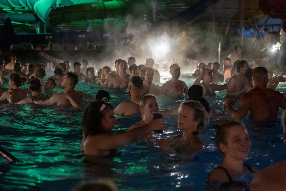Klubowa Noc Świętojańska w Aquaparku Fala