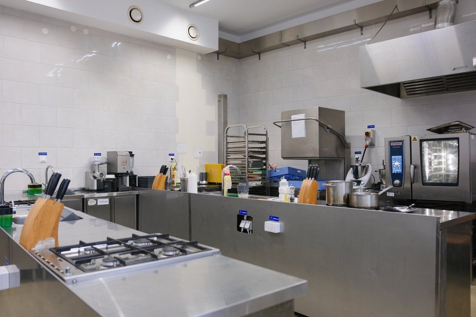 Łódź. Uczniowie Zespołu Szkoł Gastronomicznych w Łodzi