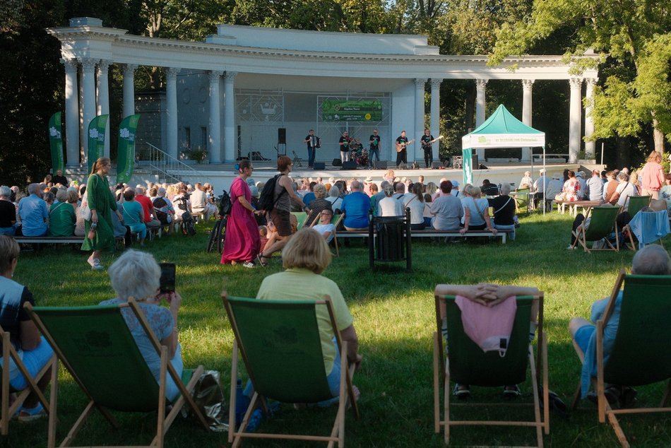 Łódź. Morskie opowieści w parku Julianowskim w Łodzi. Koncert zespołu Kapitan Thorn
