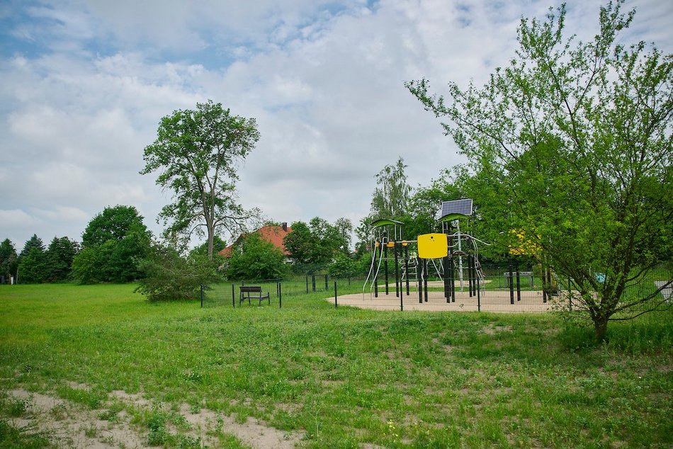 Łódź. Nowa siłownia plenerowa na Złotnie w Łodzi. Powstanie obok placu zabaw