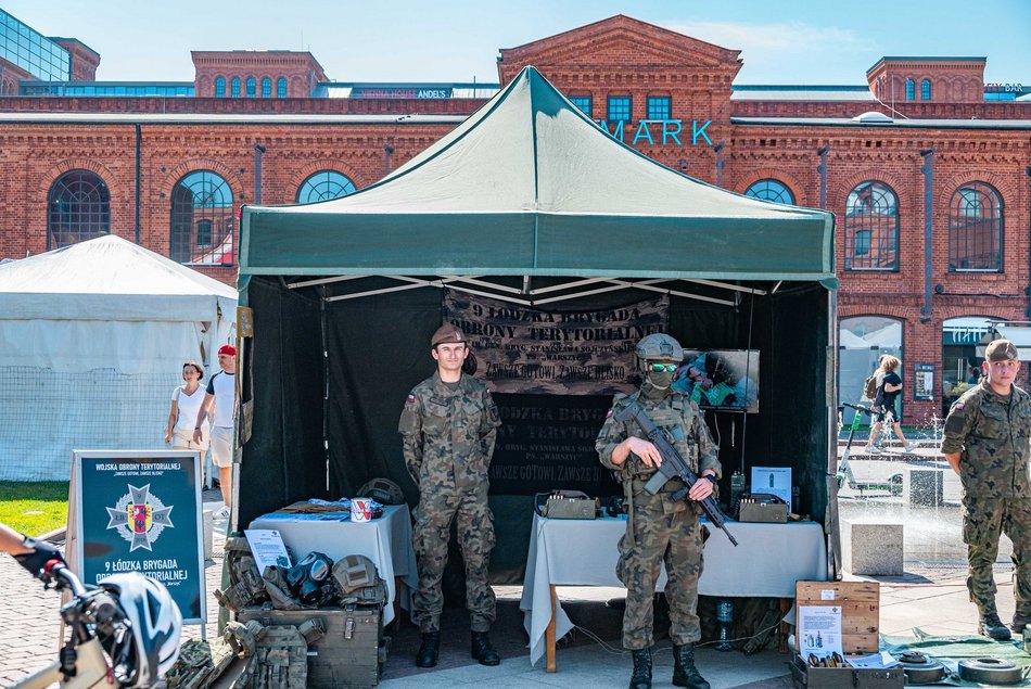 Piknik weterana w Manufakturze