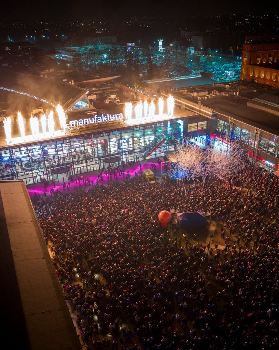 Światełko do nieba w Manufakturze na finał WOŚP 2024 w Łodzi