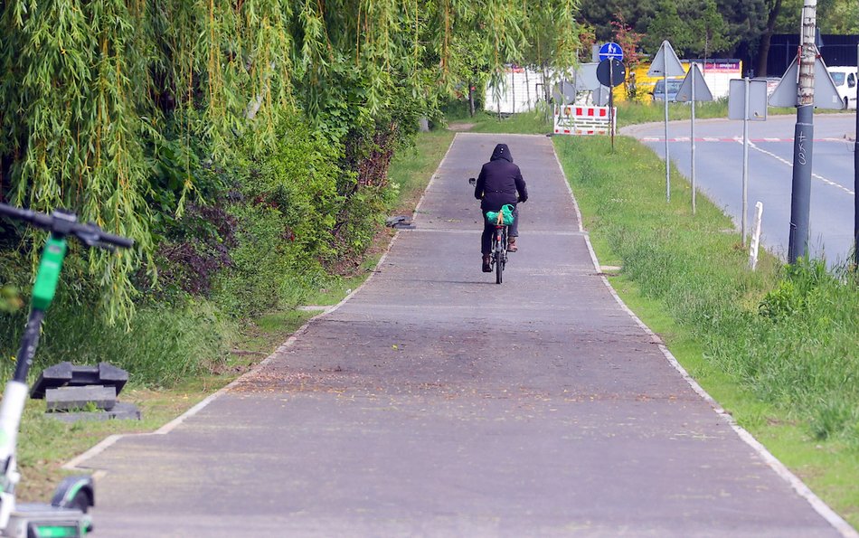 Łódź. Nowa droga rowerowa na Retkini w Łodzi. Trasa jest już otwarta dla rowerzystów