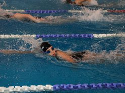 Zawody pływackie zorganizowane przez Międzyszkolny Klub Sportowy „Trójka”