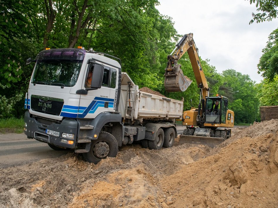 Remont ulicy Krakowskiej - plac budowy, roboty drogowe