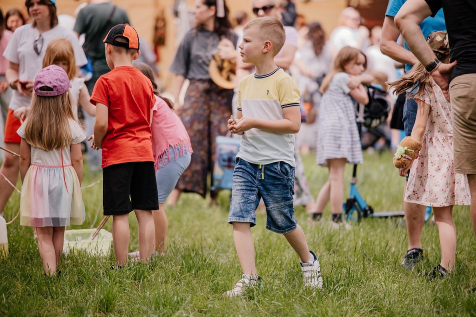 Łódź. Miejski Dzień Dziecka 2025 w Łodzi. Majka Jeżowska, dmuchańce i pokazy [ZDJĘCIA]