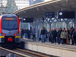 Łódź. Dworzec Łódź Kaliska i pociąg ŁKA