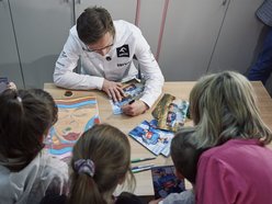 Łódź. Miko Marczyk odwiedził pacjentów Matki Polki w Łodzi. Mistrzowski gest rajdowca