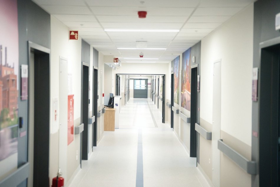 Łódź. Oddział Neurochirurgii w Szpitalu Kopernika w Łodzi po remoncie