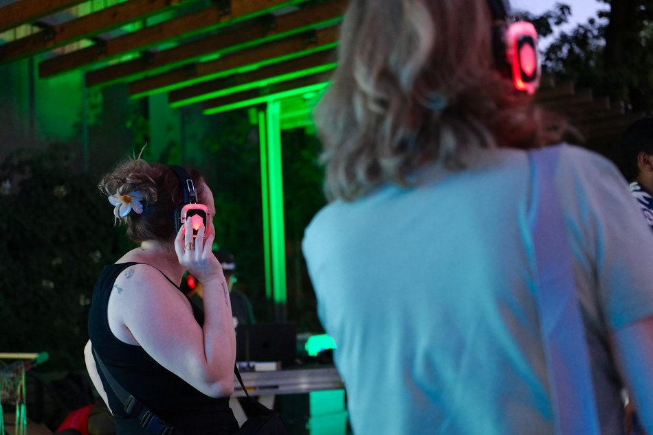 Łódź. Wakacje na Piotrkowskiej 2026 w Łodzi. Silent disco opanowało centrum!