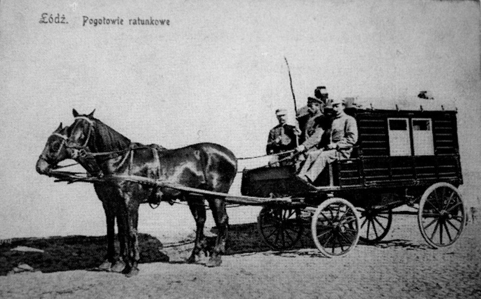 Łódź. Dr Władysław Pinkus – twórca Miejskiego Pogotowia Ratunkowego w Łodzi. Doraźna pomoc medyczna na pocz. XX w. opierała się na karetkach konnych.