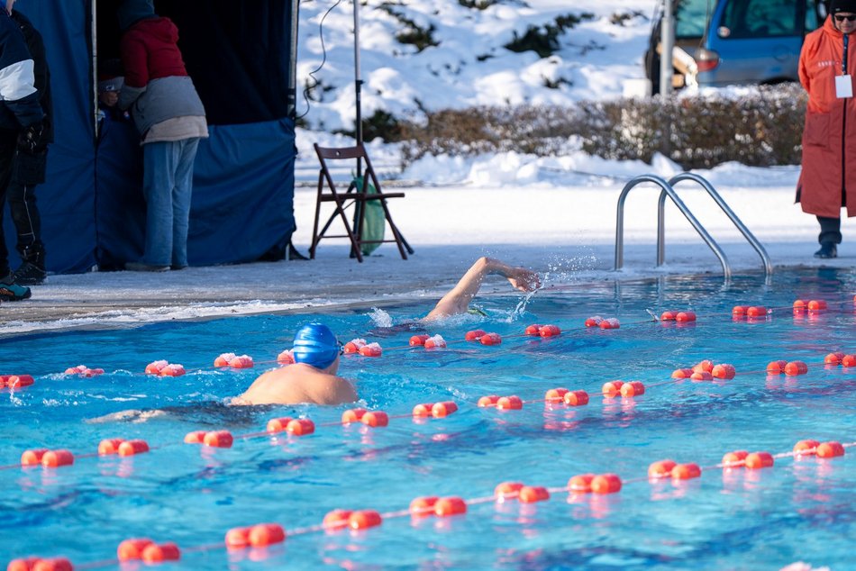 Łódź. Zimne pływanie w Aquaparku Fala w Łodzi